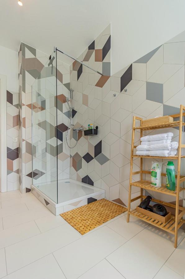 Modernes Apartment - Zentral, Ruhig, Wlan, Netflix, Kueche, Schreibtisch, Parkplatz, Waschtrockner Котбус Экстерьер фото